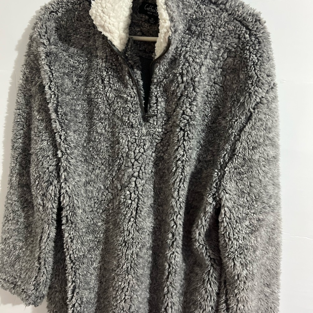 Coffee Shop New York faux Fur pullover​​